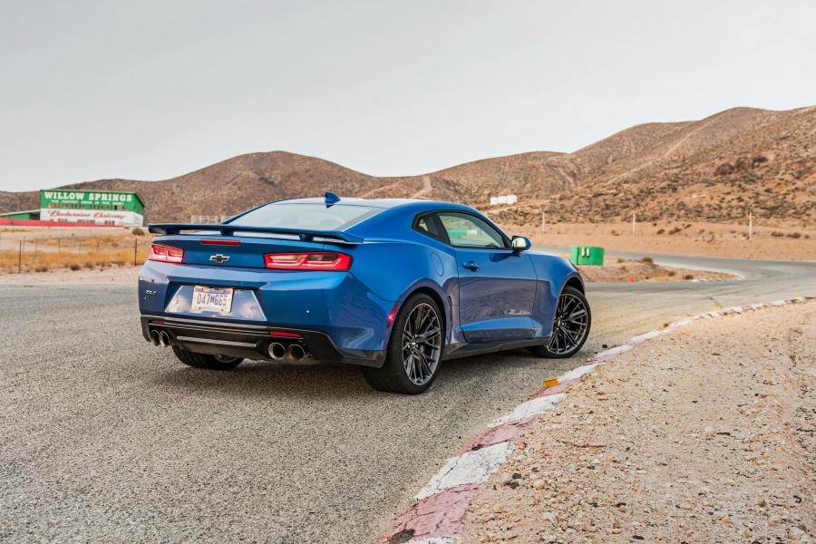  Chevrolet Camaro ZL1 2016 года  (фото 14 из 38)